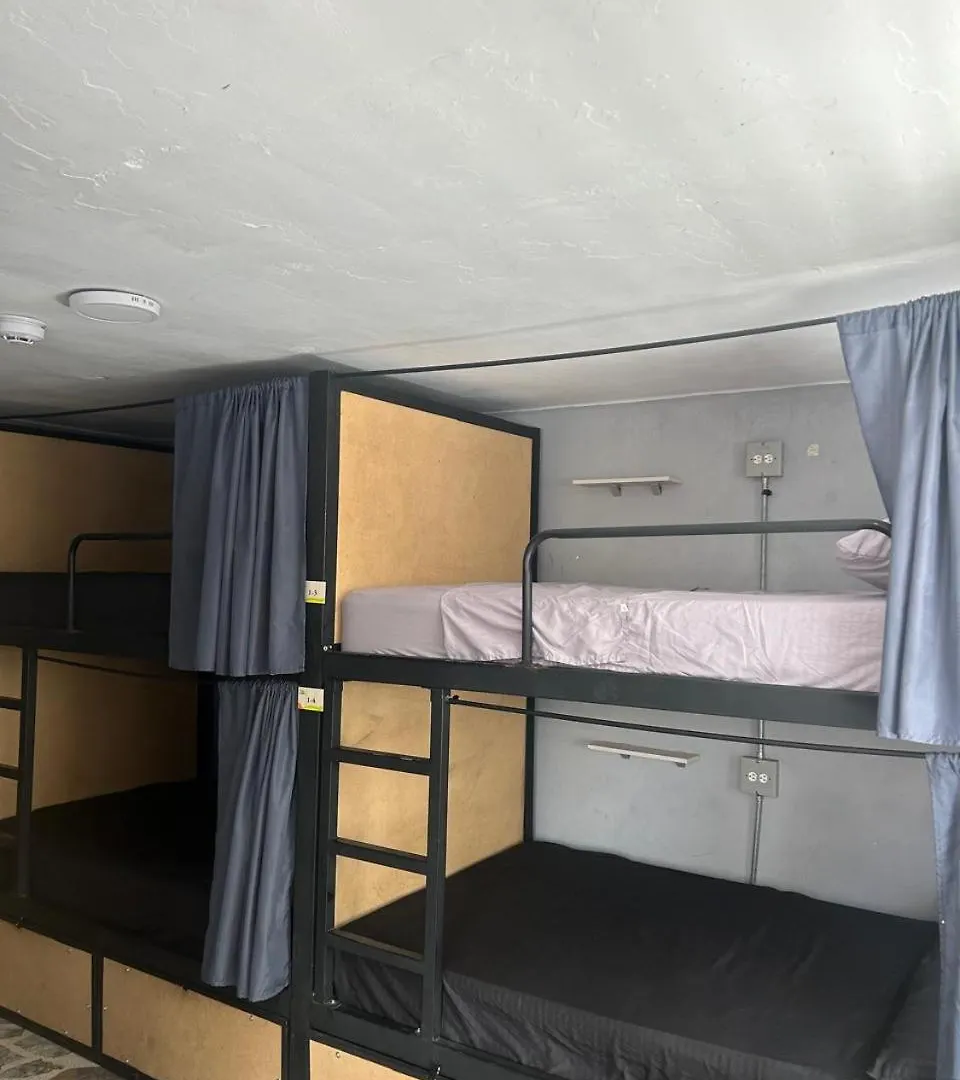 Almanik Viajero Hostel Medellin Guest house