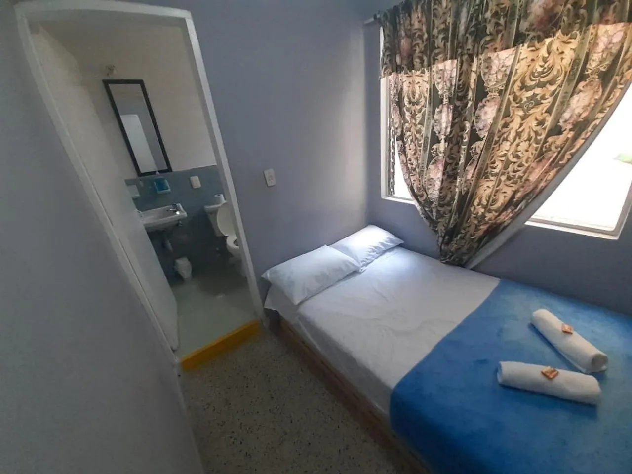 Guest house Almanik Viajero Hostel Medellin Colombia