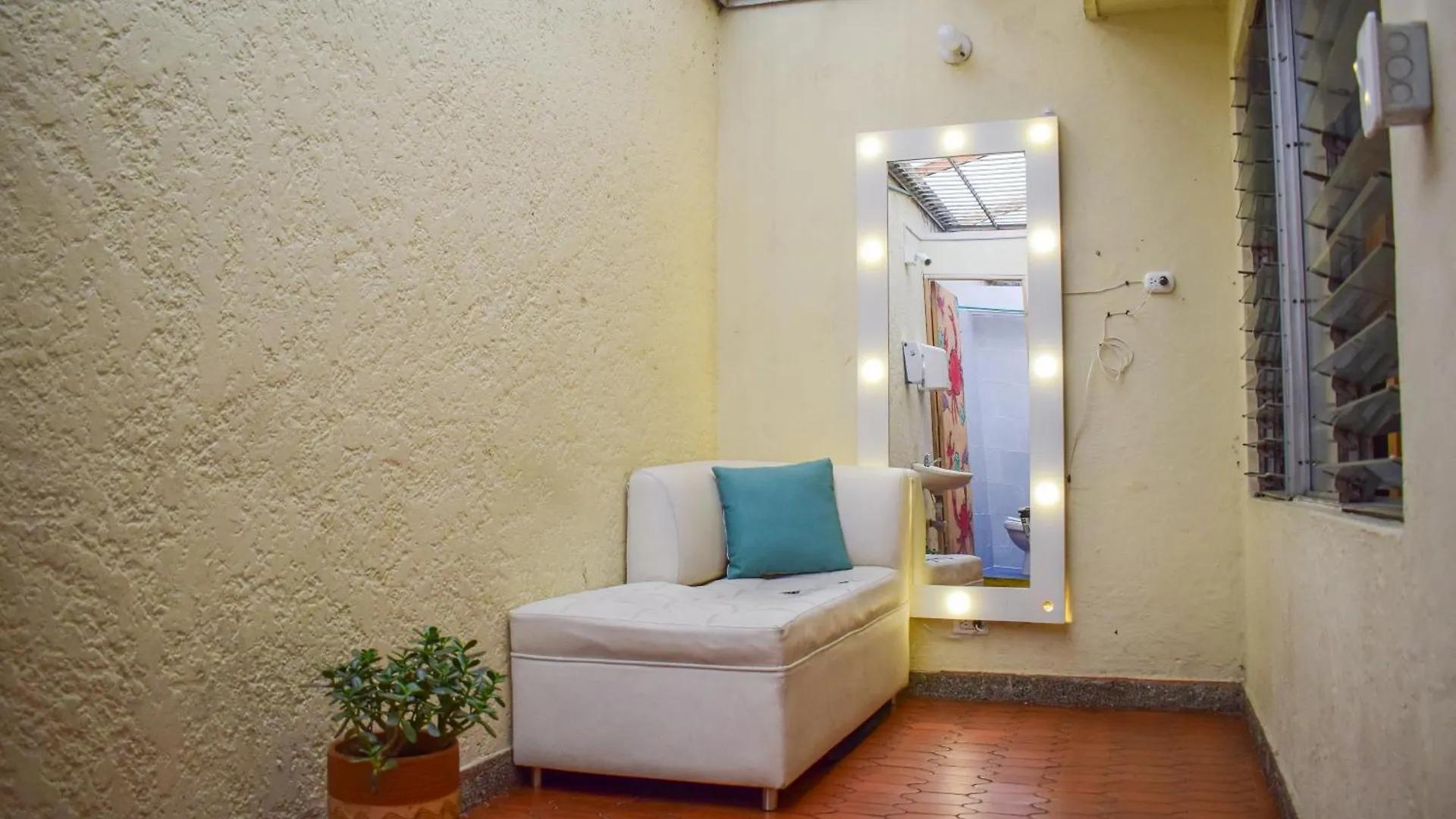 Almanik Viajero Hostel Medellin Colombia